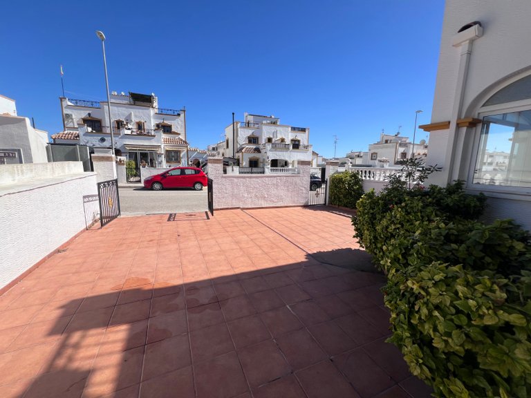 Villa for Sale in Entre Naranjo - Vistabella Golf, Alicante 5