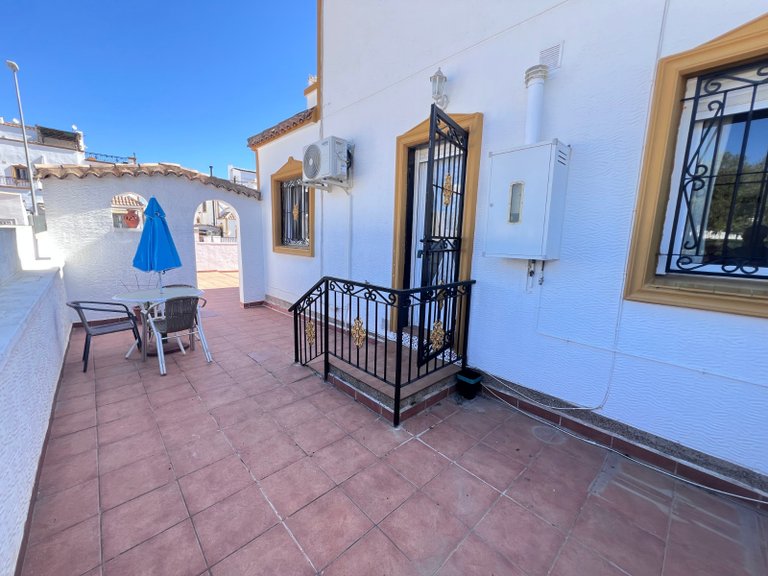 Villa for Sale in Entre Naranjo - Vistabella Golf, Alicante 6