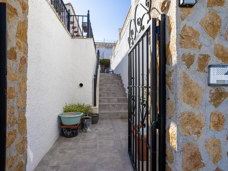 Villa for Sale in Bigastro, Alicante 4