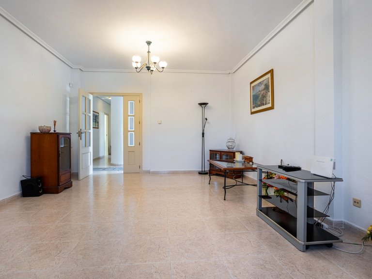 Villa for Sale in Bigastro, Alicante 9
