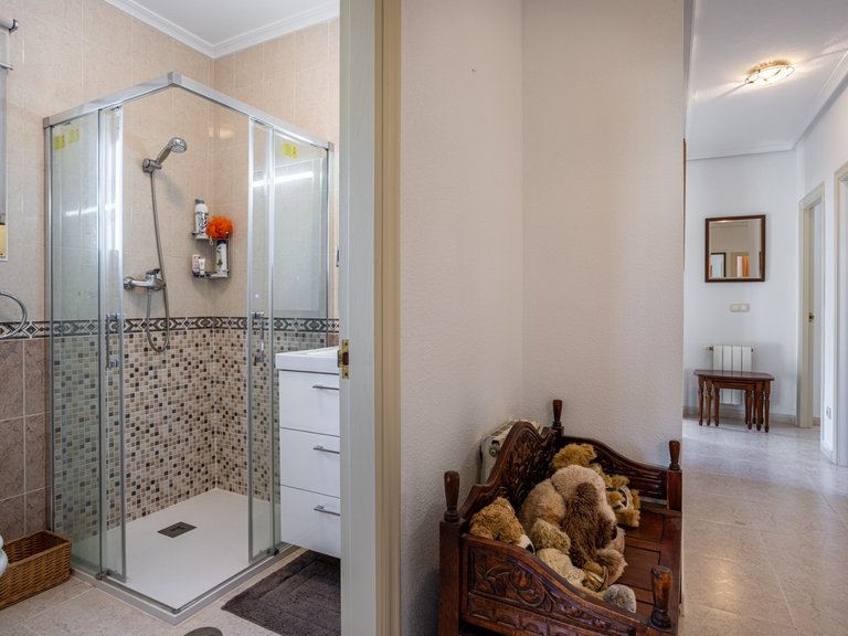 Villa for Sale in Bigastro, Alicante 23