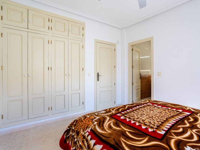 Villa for Sale in Bigastro, Alicante 26