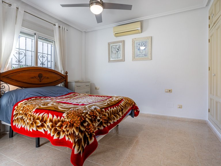 Villa for Sale in Bigastro, Alicante 27