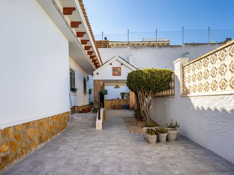 Villa for Sale in Bigastro, Alicante 31