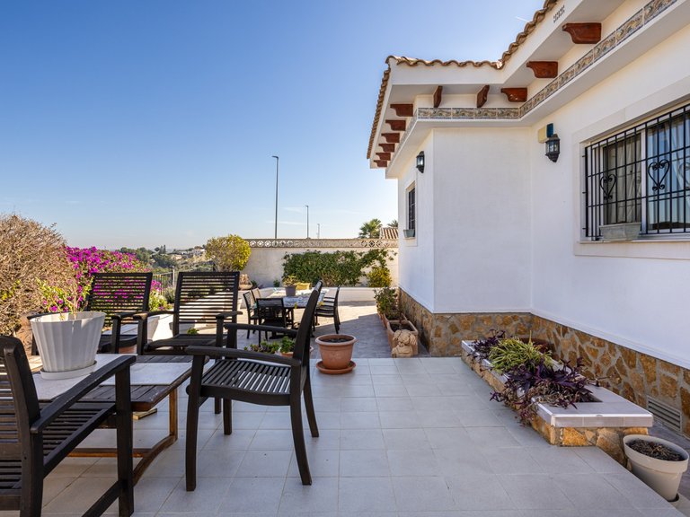 Villa for Sale in Bigastro, Alicante 32