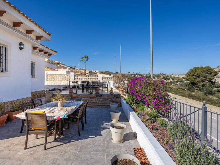 Villa for Sale in Bigastro, Alicante 35