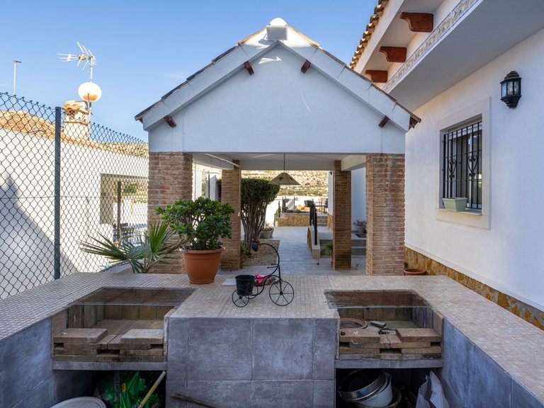 Villa for Sale in Bigastro, Alicante 42