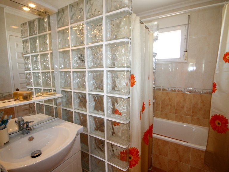 Villa for Sale in Villamartin, Alicante 18