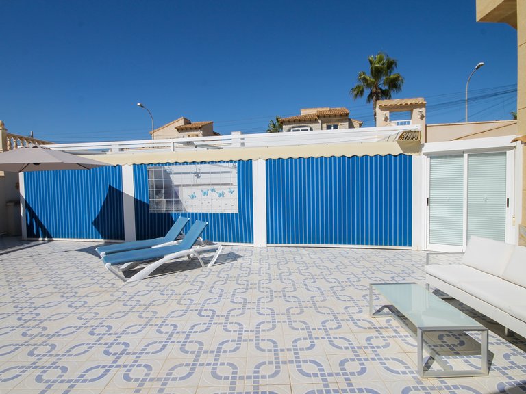 Villa for Sale in Villamartin, Alicante 40