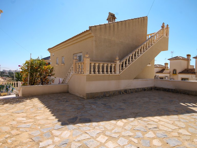 Villa for Sale in Villamartin, Alicante 42