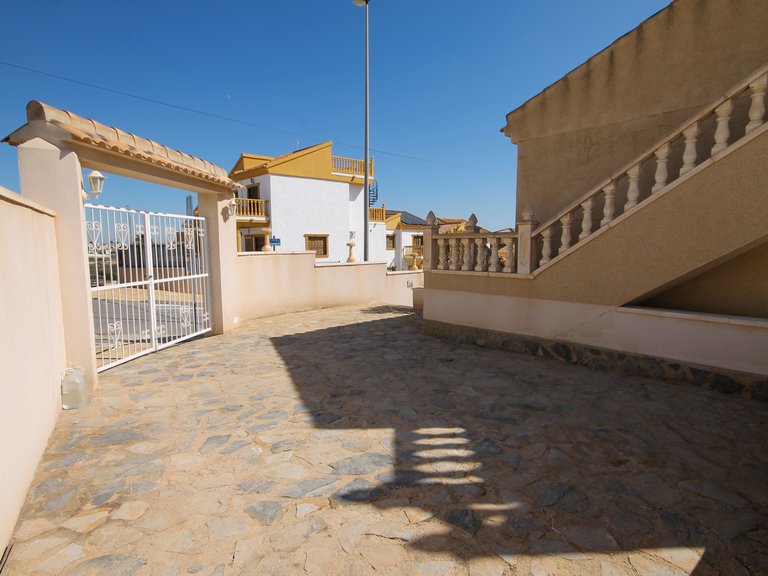 Villa for Sale in Villamartin, Alicante 43