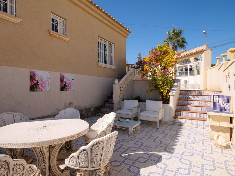 Villa for Sale in Villamartin, Alicante 44