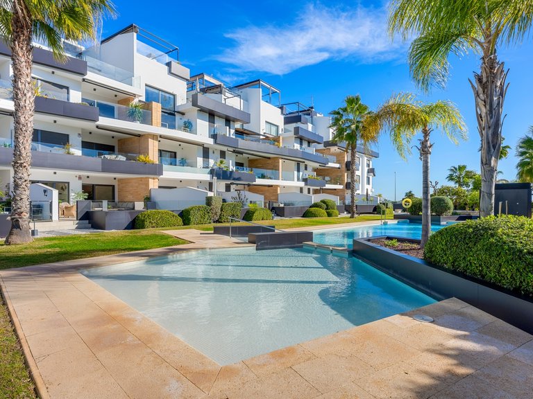 Apartment for Sale in Villamartin, Alicante 2