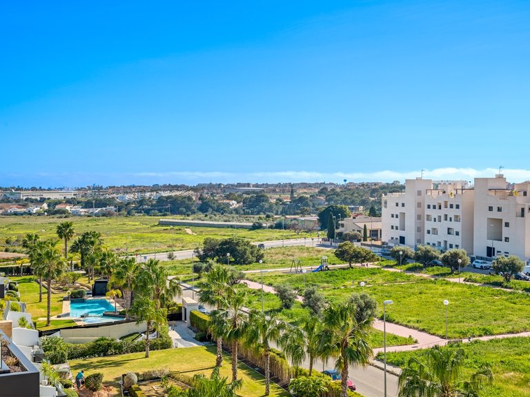 Apartment for Sale in Villamartin, Alicante 40