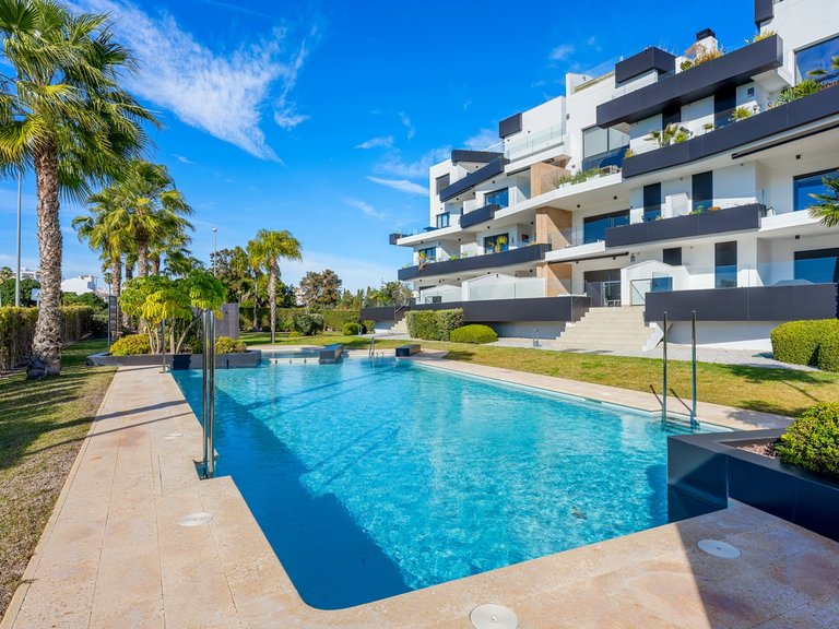 Apartment for Sale in Villamartin, Alicante 44