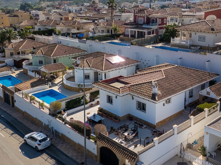 Villa for Sale in Bigastro, Alicante 1