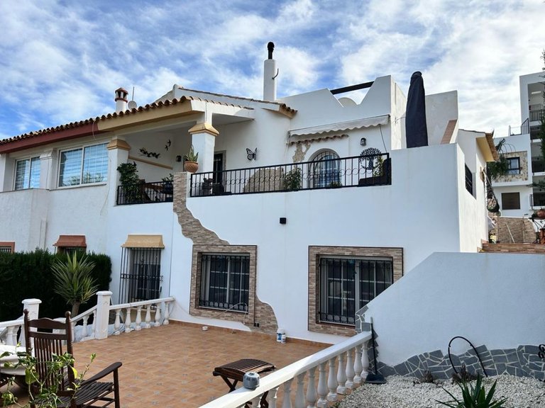 Villa for Sale in Villamartin, Alicante 1
