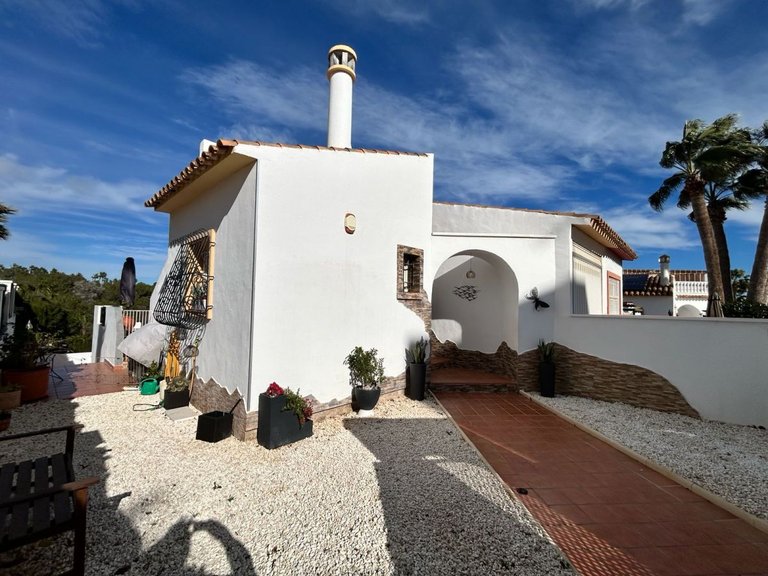 Villa for Sale in Villamartin, Alicante 7