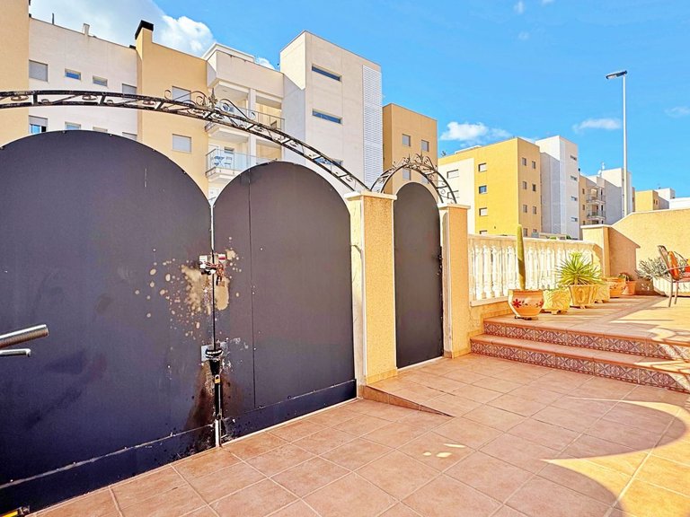 Town House for Sale in Villamartin, Alicante 35