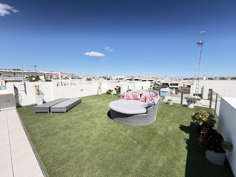 Villa for Sale in Villamartin, Alicante 3