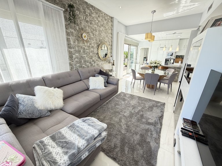 Villa for Sale in Villamartin, Alicante 6