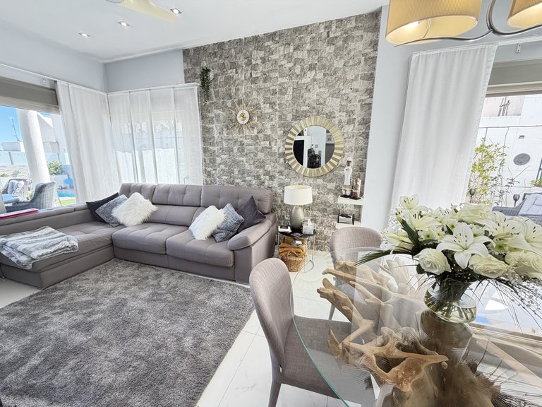 Villa for Sale in Villamartin, Alicante 7
