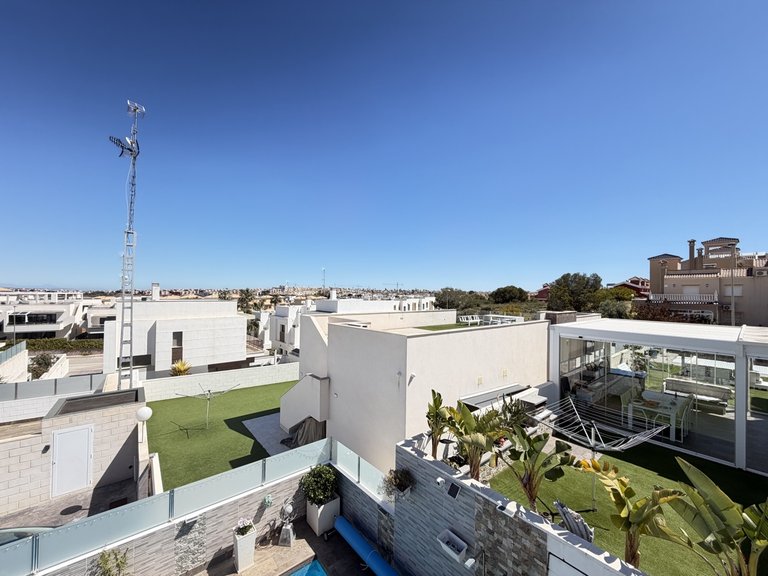 Villa for Sale in Villamartin, Alicante 32