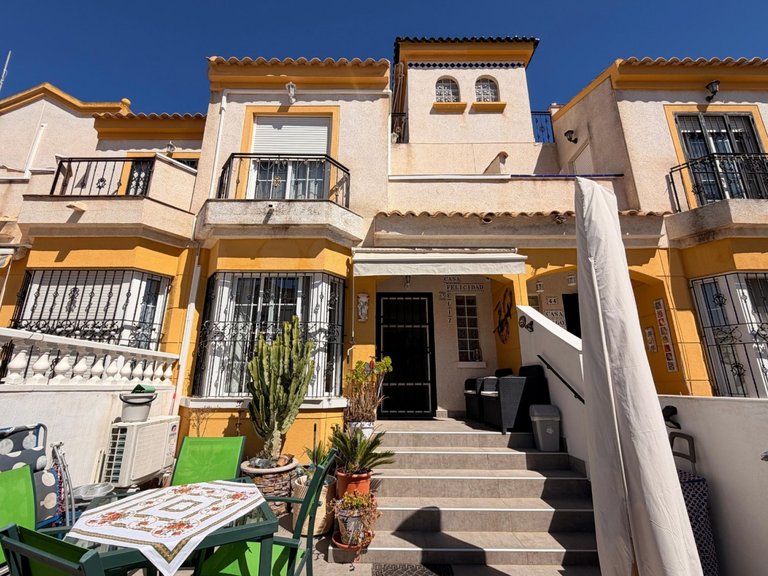 Town House for Sale in Guardamar Del Segura, Alicante 1