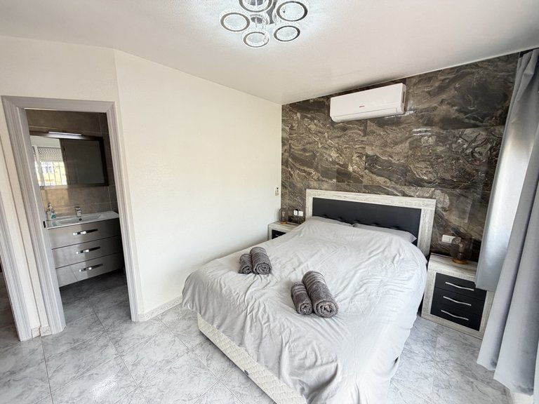 Villa for Sale in Villamartin, Alicante 12