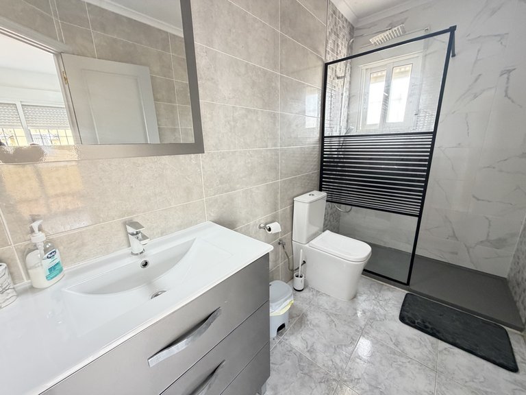 Villa for Sale in Villamartin, Alicante 13