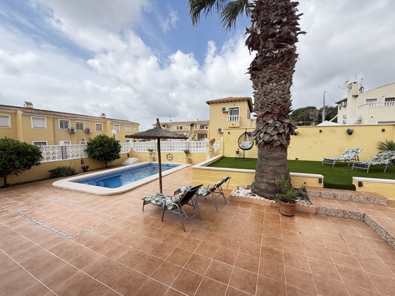 Villa for Sale in Villamartin, Alicante 19