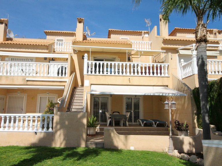 Town House for Sale in Villamartin, Alicante 1