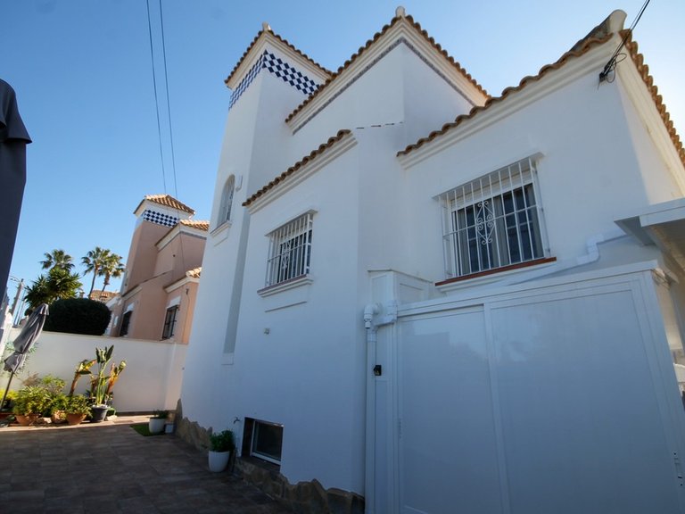 Villa for Sale in San Miguel De Salinas, Alicante 43