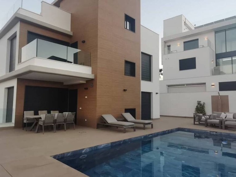 Villa for Sale in Campoamor, Alicante 1
