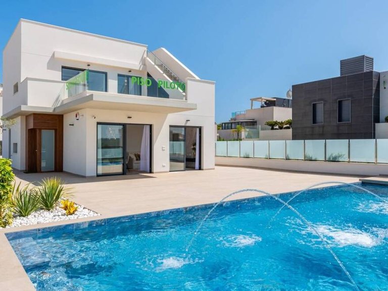 Villa for Sale in Campoamor, Alicante 1