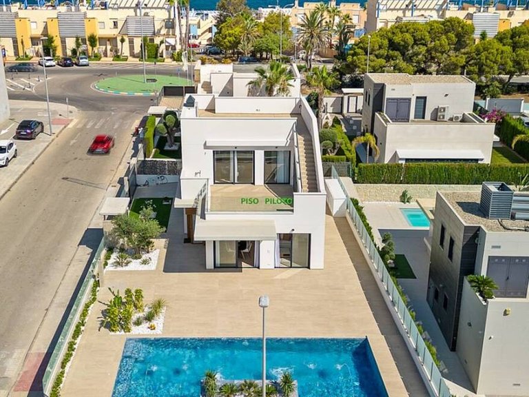 Villa for Sale in Campoamor, Alicante 7