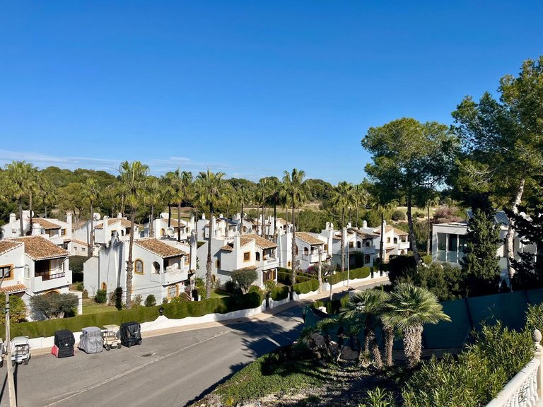 Villa for Sale in Villamartin, Alicante 9