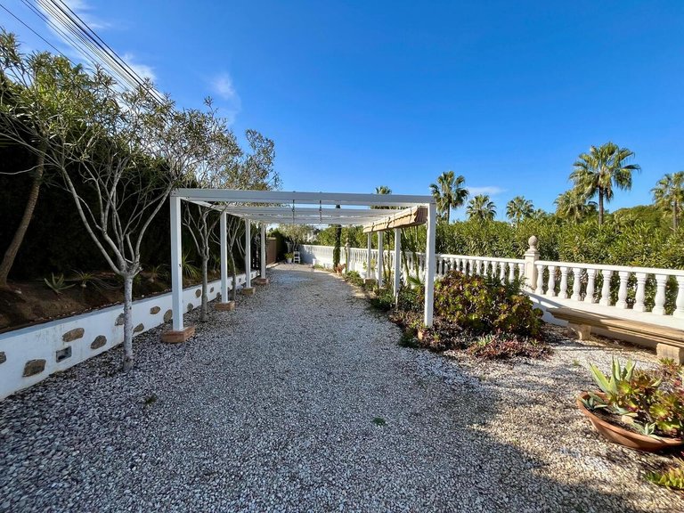 Villa for Sale in Villamartin, Alicante 25