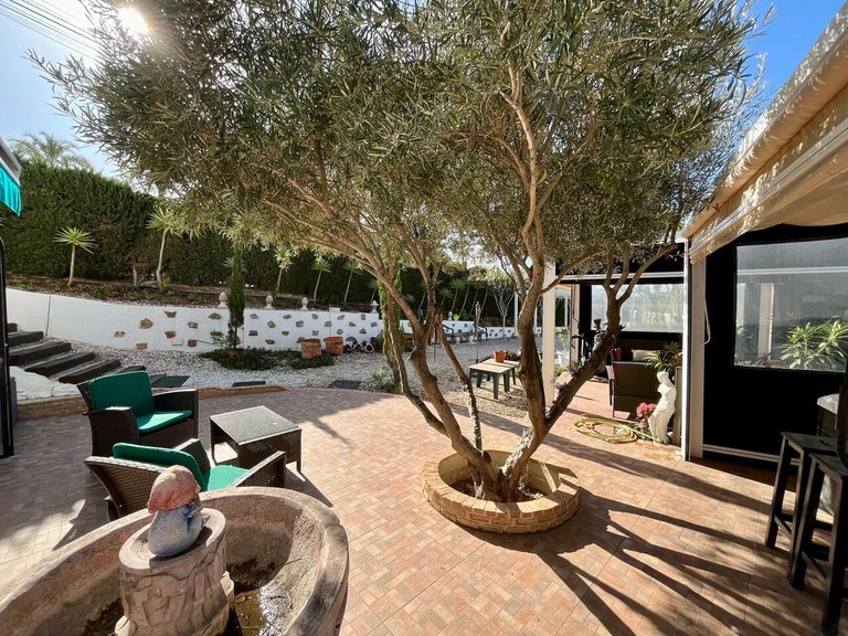 Villa for Sale in Villamartin, Alicante 28