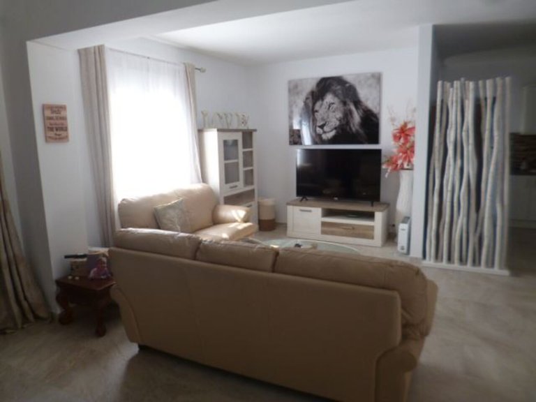 Villa for Sale in Villamartin, Alicante 4
