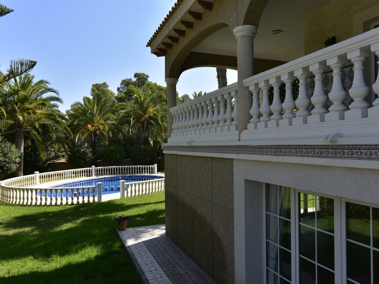 Villa for Sale in Villamartin, Alicante 4