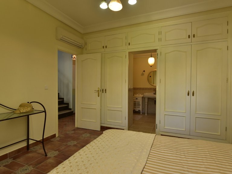 Villa for Sale in Villamartin, Alicante 13