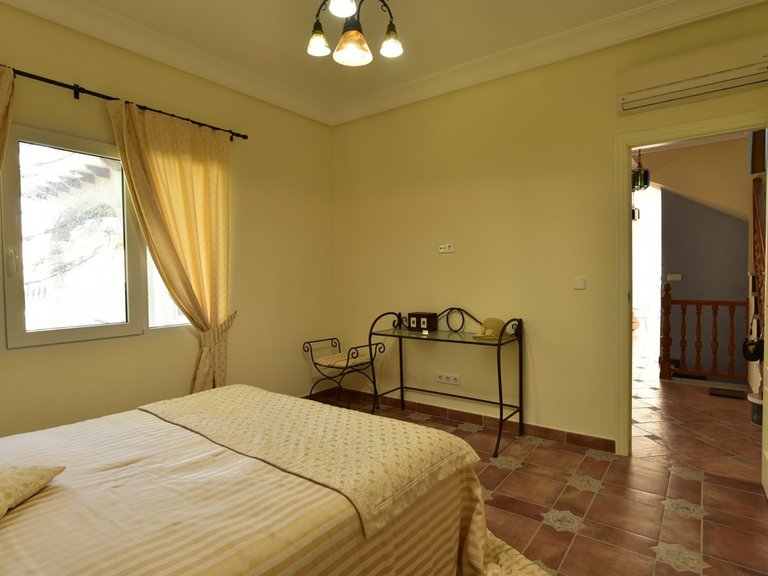 Villa for Sale in Villamartin, Alicante 14