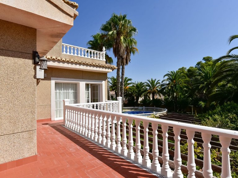 Villa for Sale in Villamartin, Alicante 23