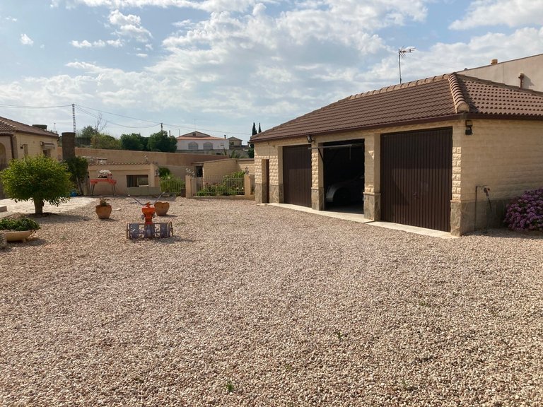 Villa for Sale in Elche, Alicante 3
