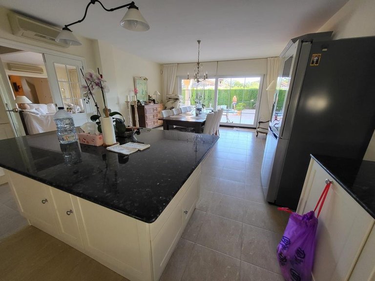 Villa for Sale in Playa Flamenca, Alicante 8
