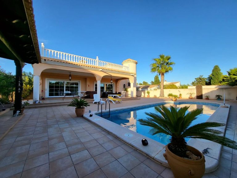 Villa for Sale in Playa Flamenca, Alicante 29