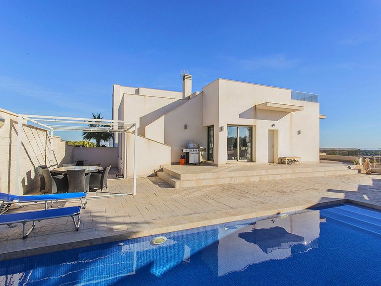 Villa for Sale in San Miguel De Salinas, Alicante 1