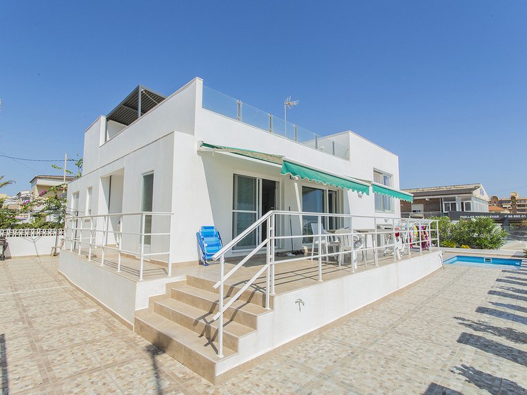 Villa for Sale in Torrevieja, Alicante 1