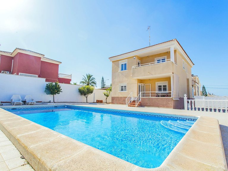 Villa for Sale in Torrevieja, Alicante 3